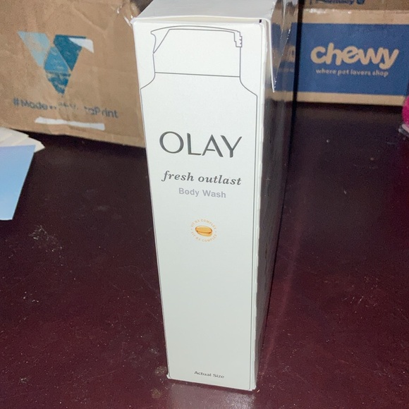 Oil of Olay Variety pack New - Picture 2 of 3